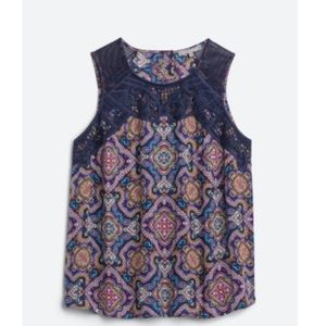 DANIEL RAINN
Angelyne Button Back Detail Top
1X | Navy